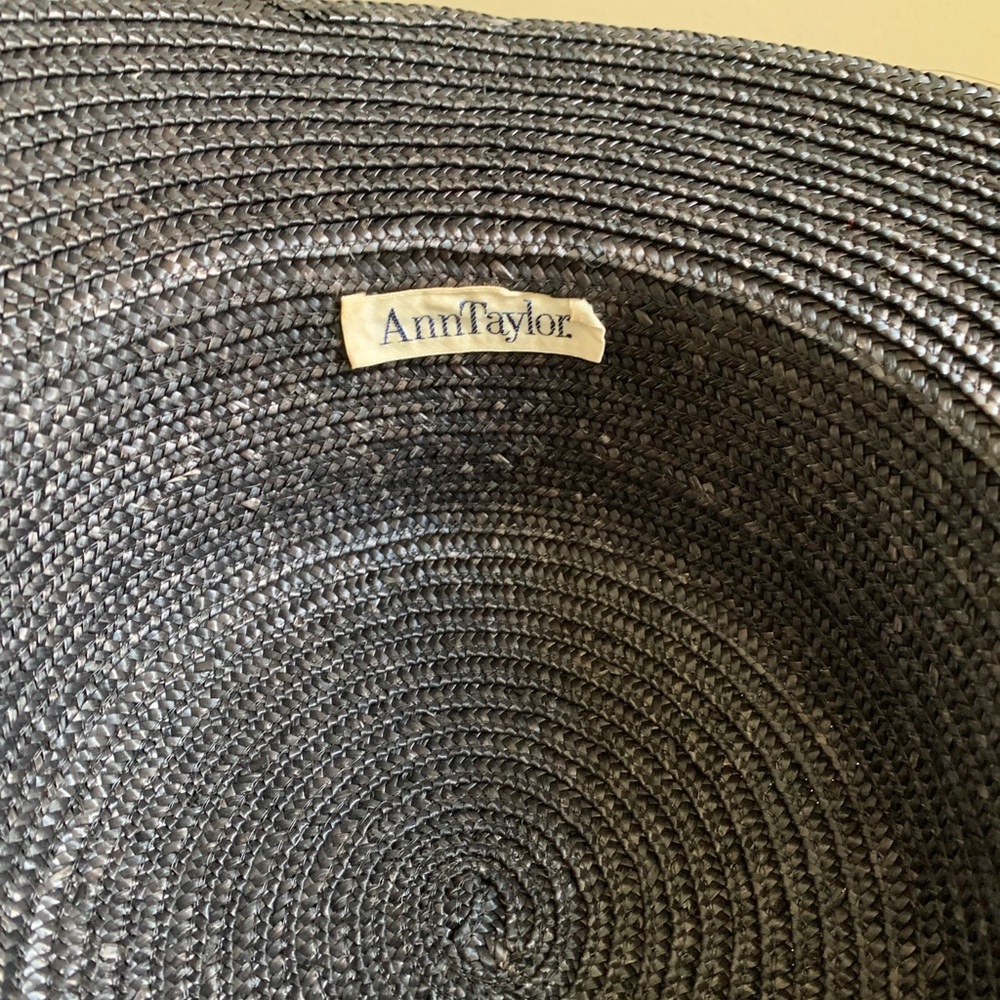 Vintage AnnTaylor women’s woven black ribboned hat - Picture 8 of 8